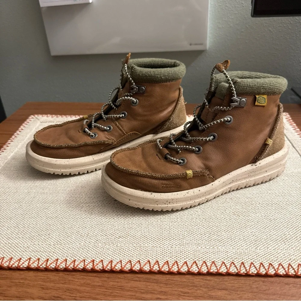 Hey Dude Bradley Classic Boot Sneaker Shoes, Walnut, Size US YT3 Youth - Picture 1 of 6